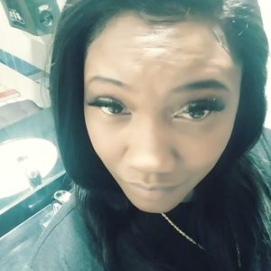 Meet your Posher, Annette